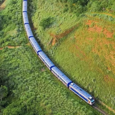 “Scenic train journey through Sri Lanka’s hill country”